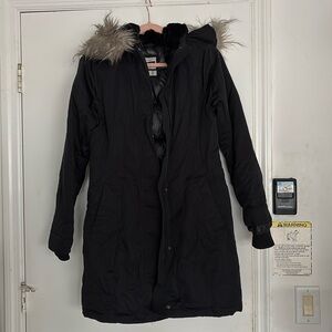 Abercrombie& Fitch coat 
Water and Wind Resistant Fabric 

Size small